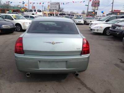 2005 Chrysler 300  Touring