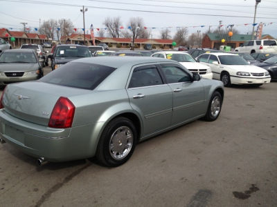2005 Chrysler 300  Touring