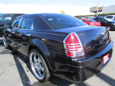 2007 Chrysler 300 Base