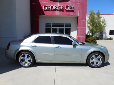 2005 Chrysler 300  Touring