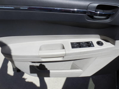2005 Chrysler 300  Touring