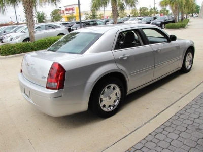 2005 Chrysler 300  Touring