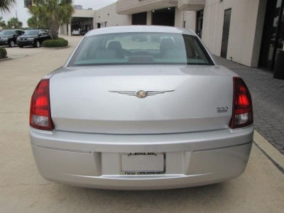 2005 Chrysler 300  Touring