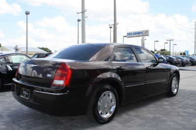 2005 Chrysler 300  Touring