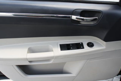 2005 Chrysler 300  Touring