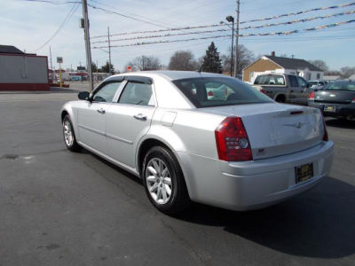 2008 Chrysler 300  LX