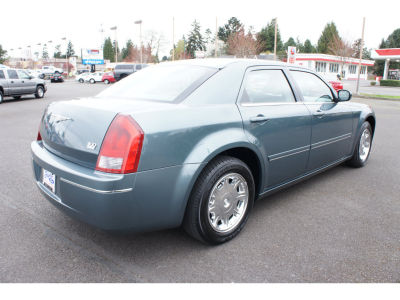2005 Chrysler 300  Touring