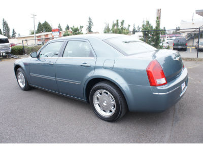 2005 Chrysler 300  Touring