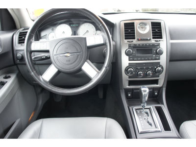 2005 Chrysler 300  Touring