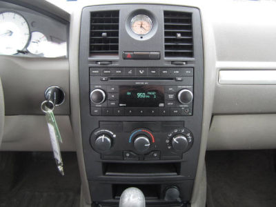 2008 Chrysler 300  LX