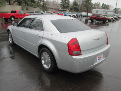 2005 Chrysler 300  Touring