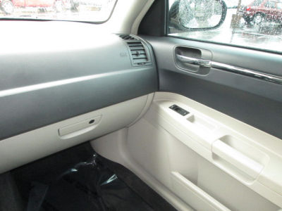 2005 Chrysler 300  Touring