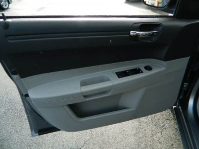 2006 Chrysler 300  Base