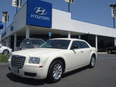 2008 Chrysler 300  LX