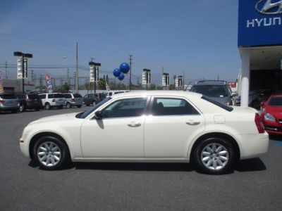 2008 Chrysler 300  LX