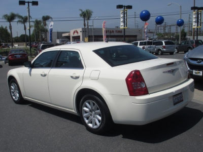 2008 Chrysler 300  LX