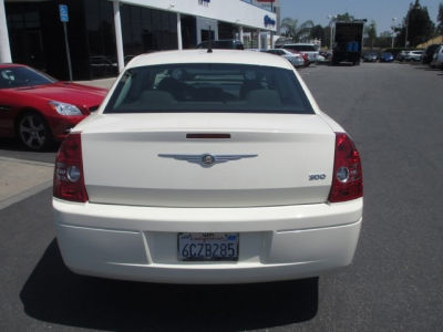 2008 Chrysler 300  LX