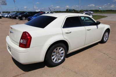 2008 Chrysler 300  LX