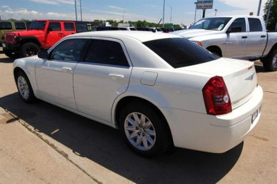 2008 Chrysler 300  LX