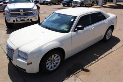 2008 Chrysler 300  LX