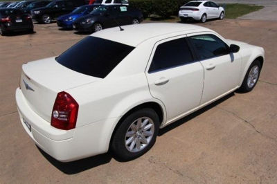 2008 Chrysler 300  LX