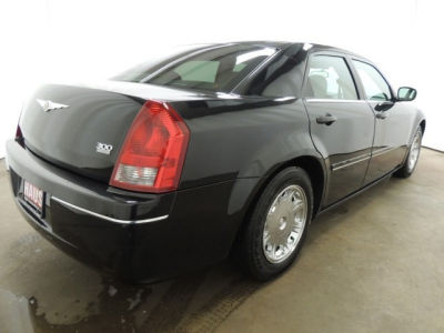 2005 Chrysler 300  Touring