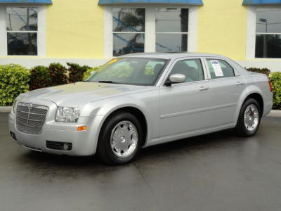 2005 Chrysler 300  Touring