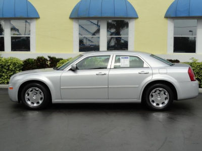 2005 Chrysler 300  Touring