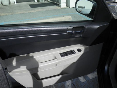 2007 Chrysler 300  Base