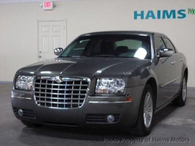 2010 Chrysler 300  Touring