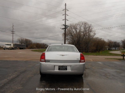 2005 Chrysler 300  Touring