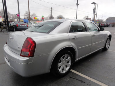 2005 Chrysler 300  Touring