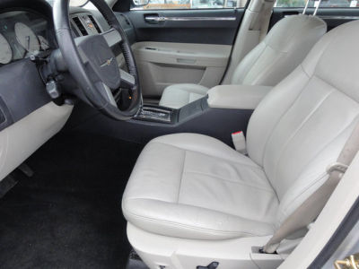 2005 Chrysler 300  Touring