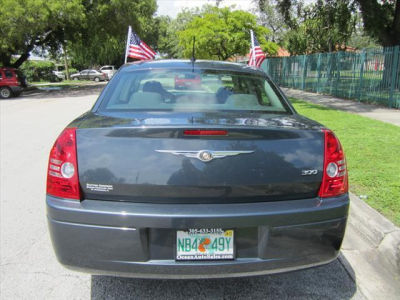 2008 Chrysler 300  LX