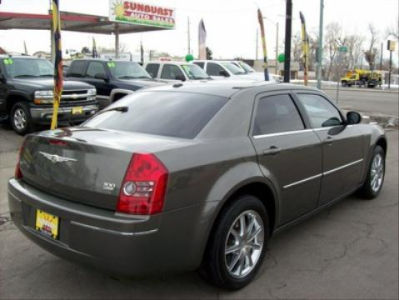 2009 Chrysler 300  Touring/Signature Series