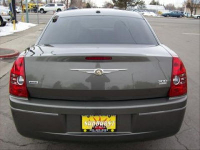 2009 Chrysler 300  Touring/Signature Series
