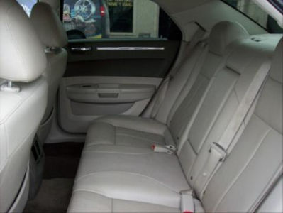 2009 Chrysler 300  Touring/Signature Series