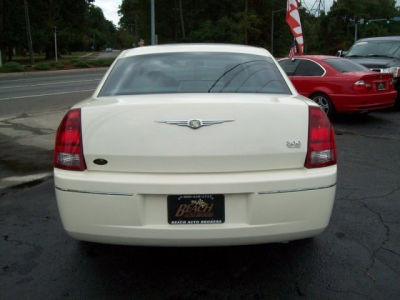 2005 Chrysler 300  Touring