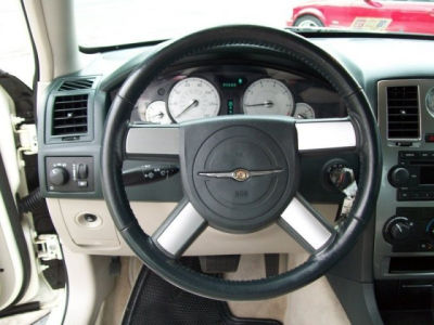 2005 Chrysler 300  Touring
