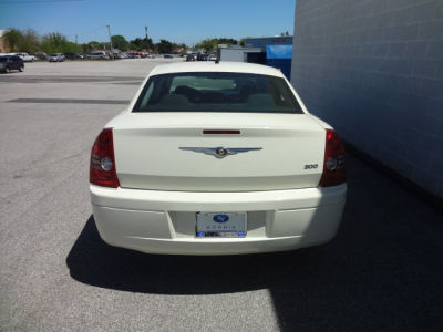 2008 Chrysler 300  LX