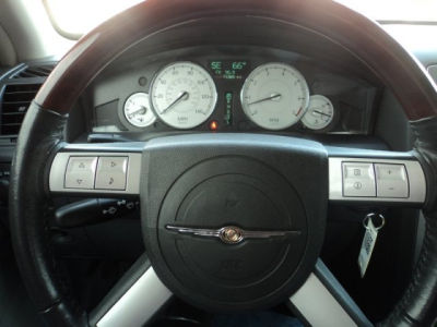 2005 Chrysler 300  Touring