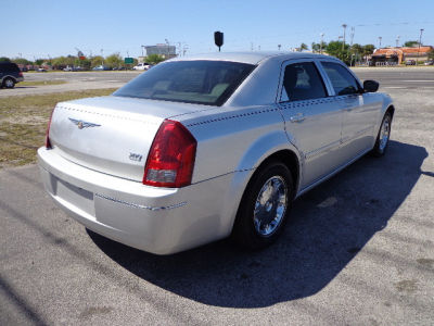 2005 Chrysler 300  Touring