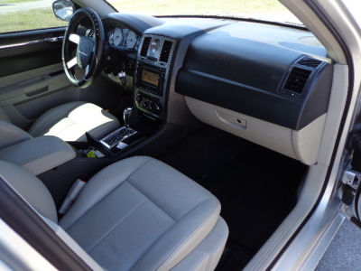 2005 Chrysler 300  Touring