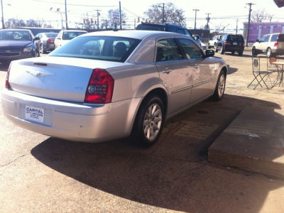 2008 Chrysler 300  LX