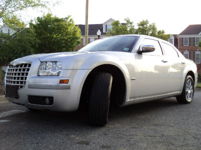 2010 Chrysler 300  Touring/Signature Series