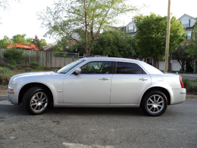 2010 Chrysler 300  Touring/Signature Series