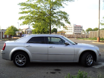 2010 Chrysler 300  Touring/Signature Series