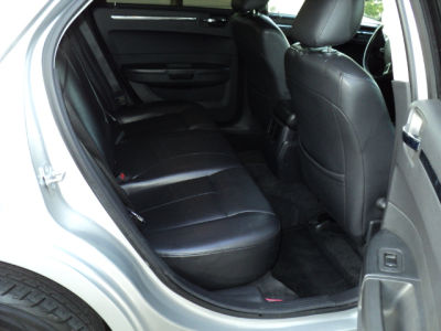 2010 Chrysler 300  Touring/Signature Series