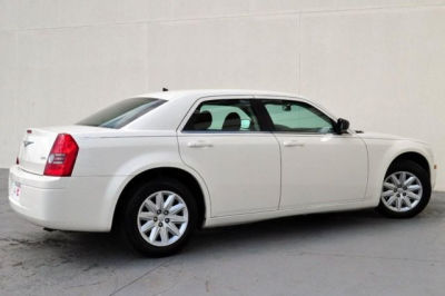 2008 Chrysler 300  LX