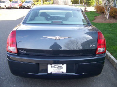 2007 Chrysler 300  Base
